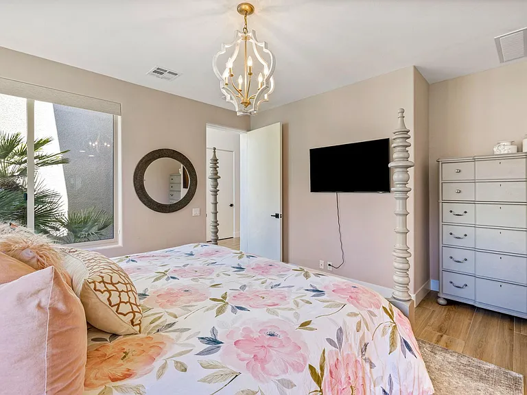 Min house guest room 2