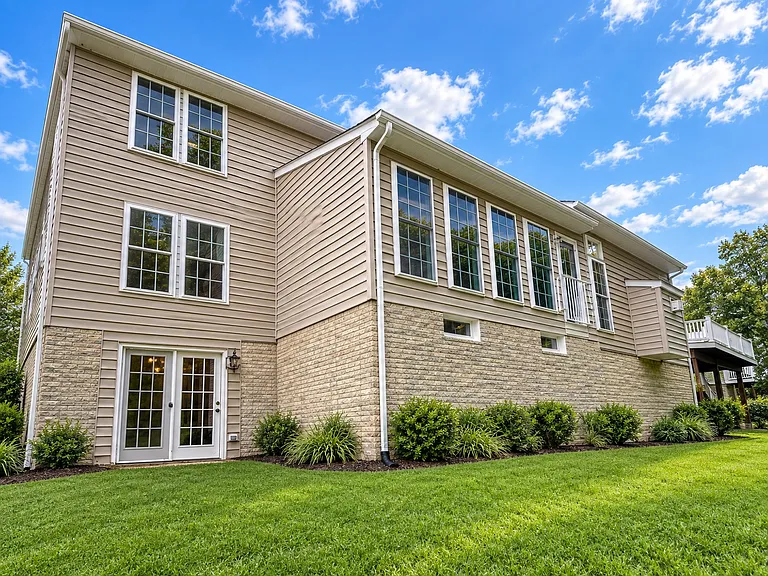 12443 Falconbridge Dr — Photo 14
