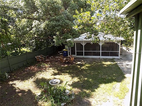 3rd image of 1511 Carmel Ave