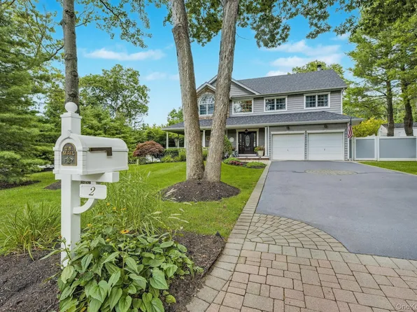 2 Whispering Woods Drive, Smithtown, NY 11787