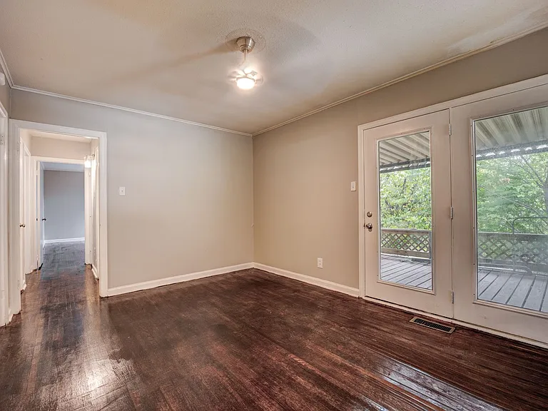 2823 Independence St — Photo 11