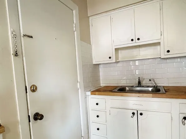 71 West 53rd Street image 2 of 6