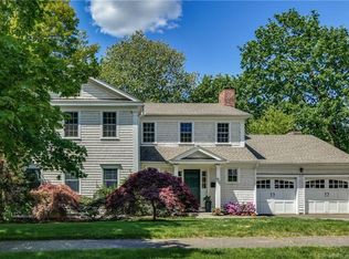 98 Southwood Dr, New Canaan, CT 06840