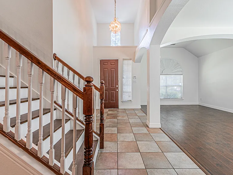 6801 Amesbury Ln — Photo 8