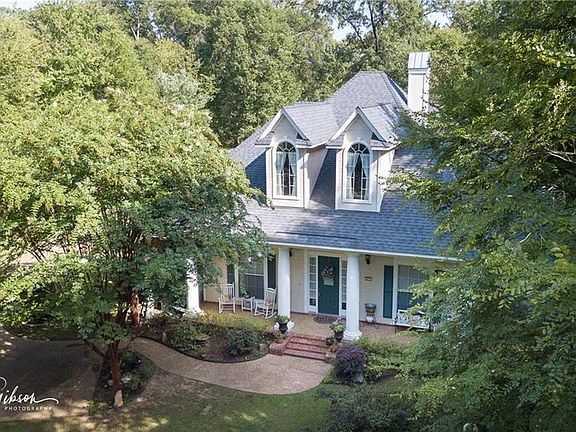 3rd image of 411 Southaven Ln