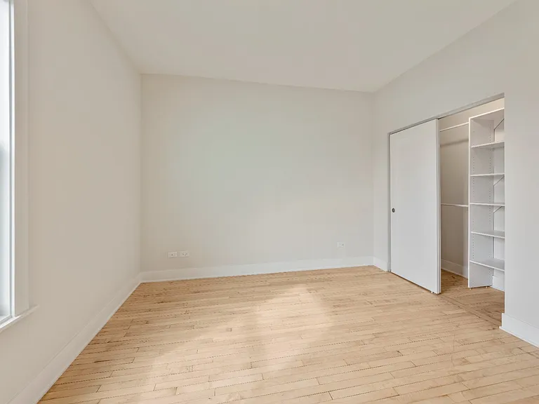 2046 N California Ave #2F — Photo 4