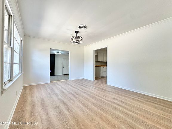 5th image of 1216 W Main St