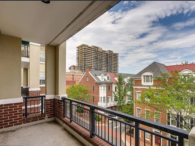 621 N Saint Asaph St #305 — Photo 16