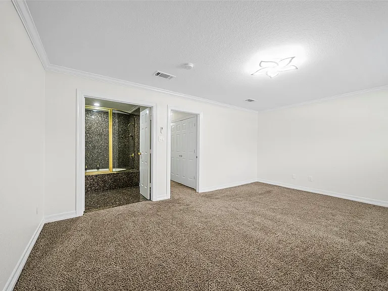 1573 W Sam Houston Pkwy S — Photo 9
