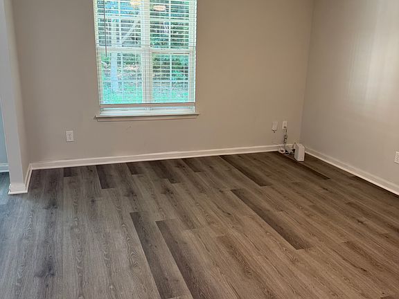 5th image of 1445 Maple Valley Ct