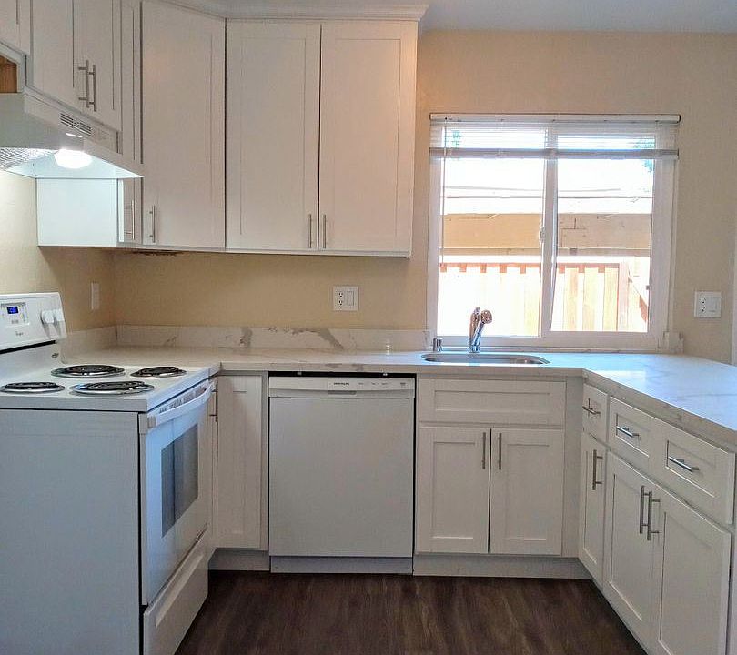 1st image of 2394 Niemeyer Ct
