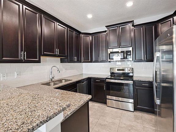 4th image of 3825 Quaint Ln #F