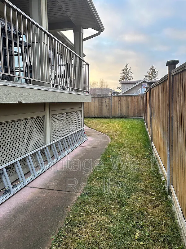 2 bed, 1.0 bath, $1,690 — Photo 3
