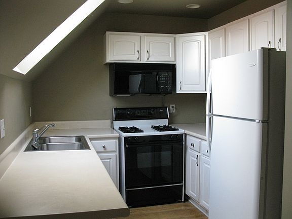 4th image of 517 E Saint Clair St #1