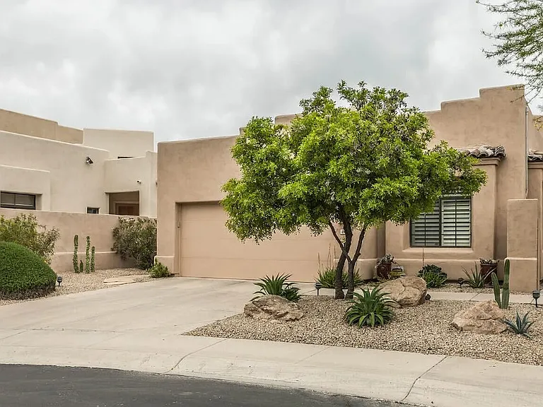 8331 E Cactus Wren Rd — Photo 2