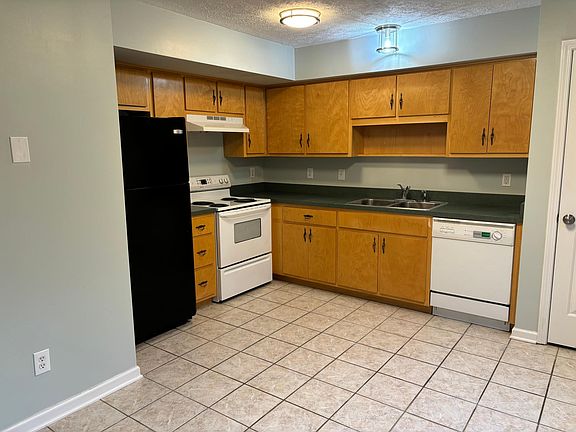 3rd image of 706 Park St #A