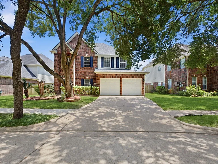 3126 Waters View Dr — Photo 2