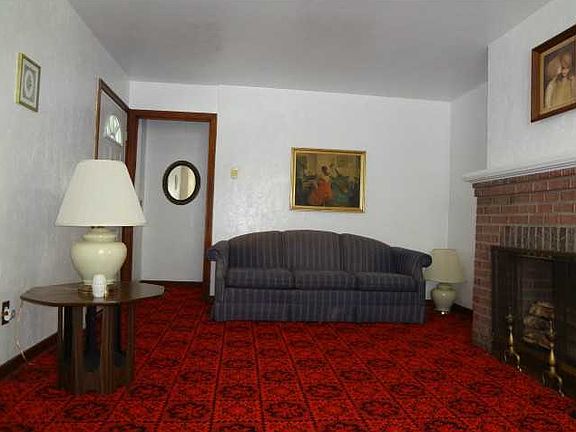 4th image of 3213 Hazelhurst Ave