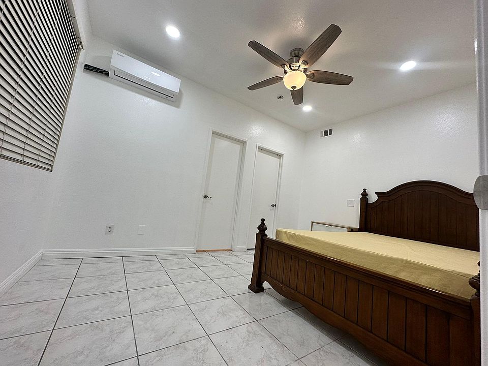 1st image of 7106 Garden Oaks St