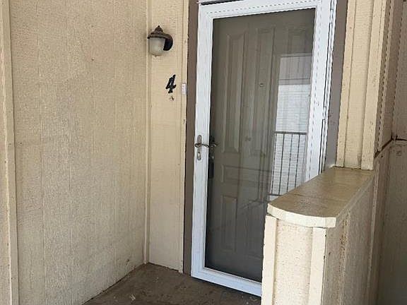 4th image of 1711 E Lindsey St APT 4
