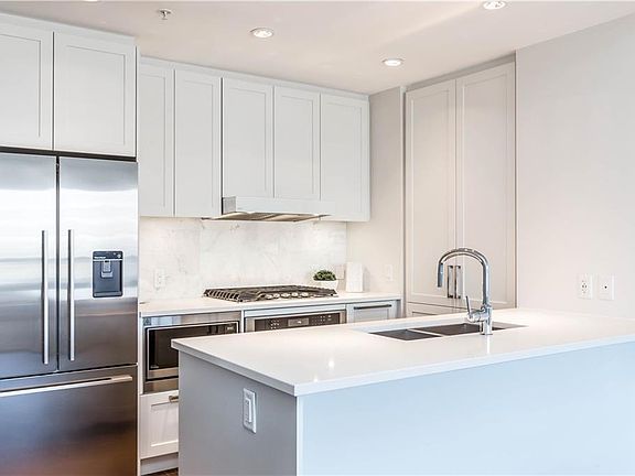 5th image of 46 N 9th St NE #707