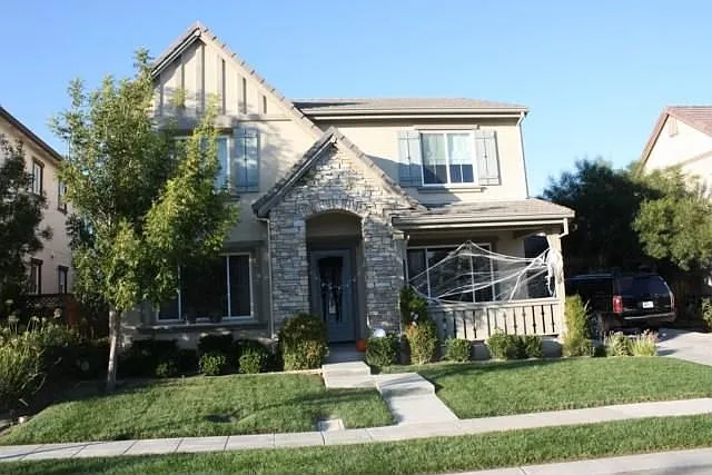 109 Bryant Ave photo 1