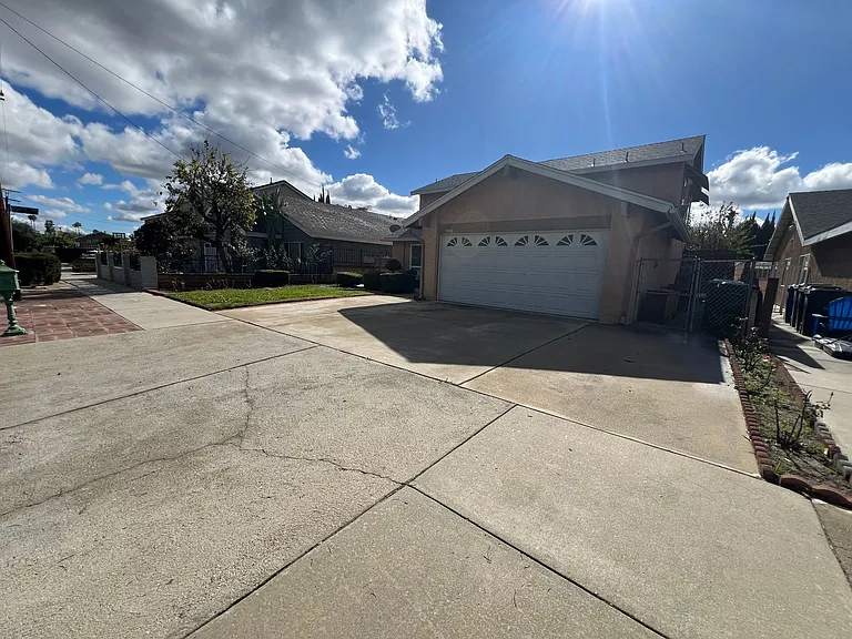 19806 Strathern St — Photo 2