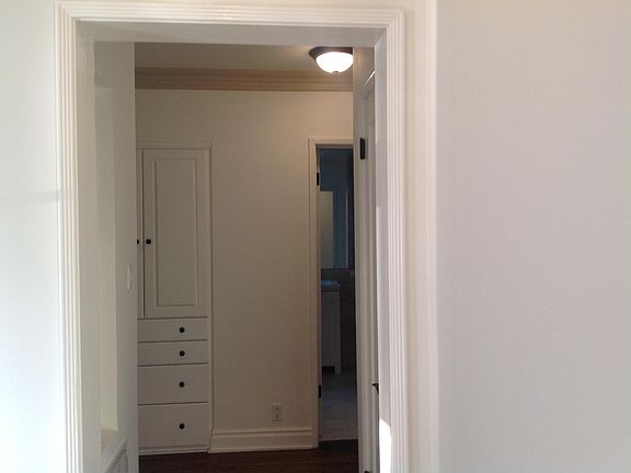 5th image of 846 S Sherbourne Dr
