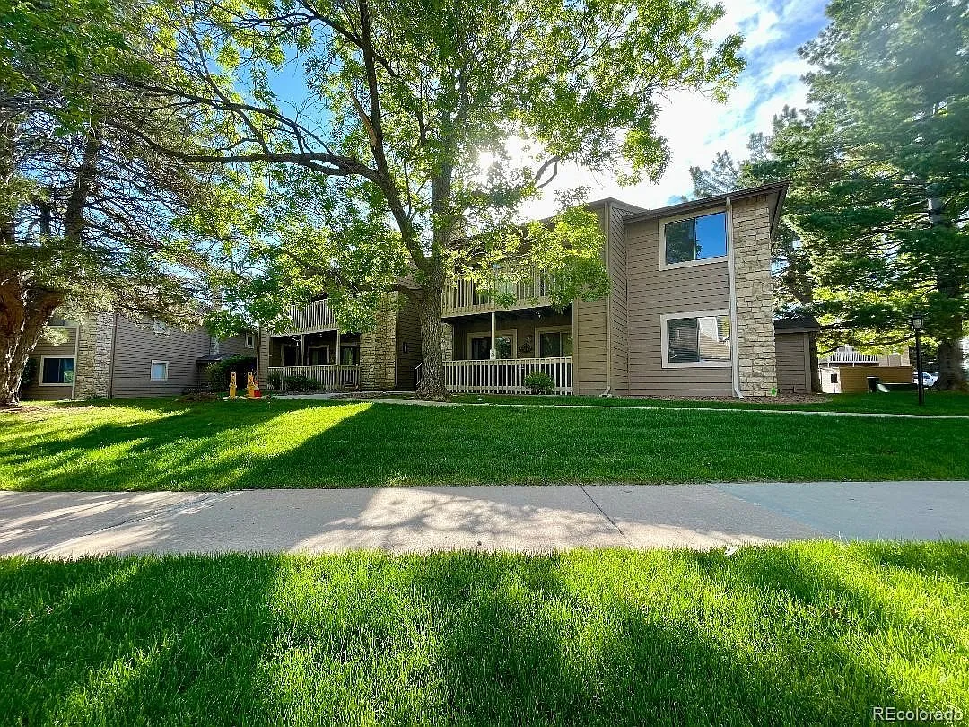 2 bed, 981 sqft, $1,895 — Photo 1