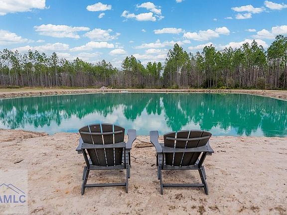 5th image of 2110 Post Rd