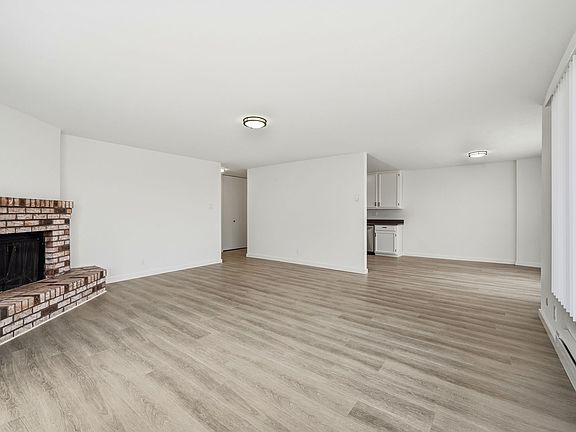 4th image of 2405 15th Ave #3