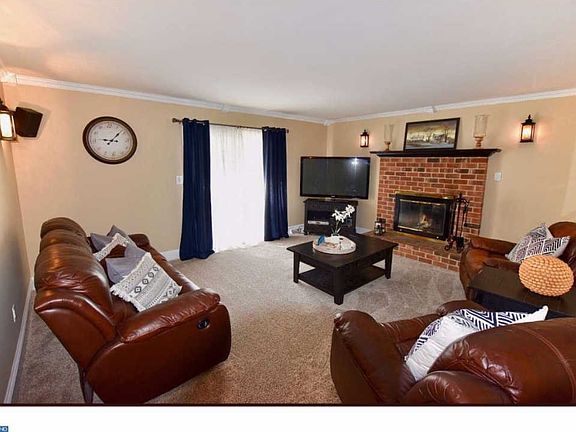 5th image of 34 Meadow Creek Ln