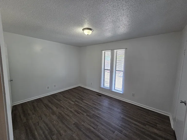 3757 Heathrow Dr — Photo 47