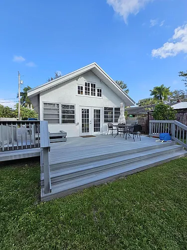 605 SW 8th Ave Photo 1