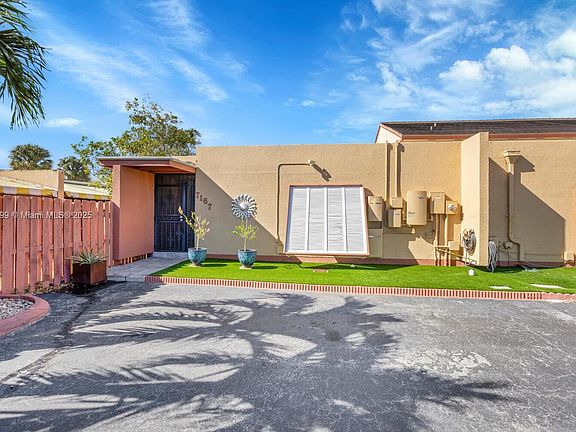 4th image of 7167 Ballantrae Ct