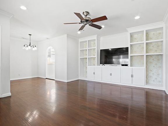 living room and dinning room area