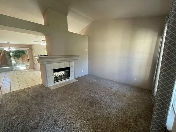 3rd image of 4909 Sun Valley Dr