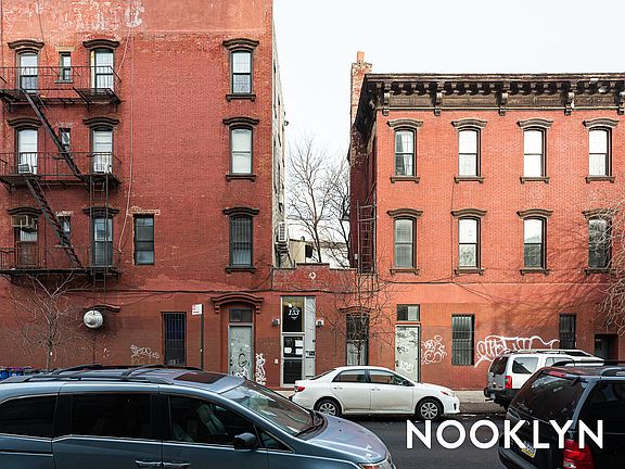 5th image of 132 Graham Ave #5