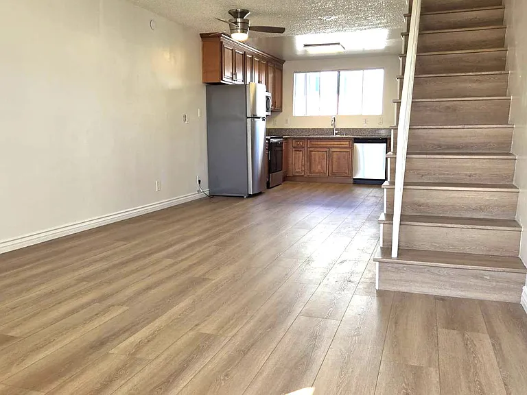 140 N Berendo St #2 — Photo 5