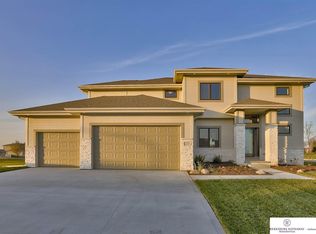 1060 Hazel Ln, Springfield, NE 68059