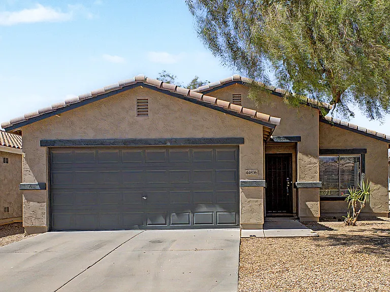 44836 W Gavilan Dr — Photo 1