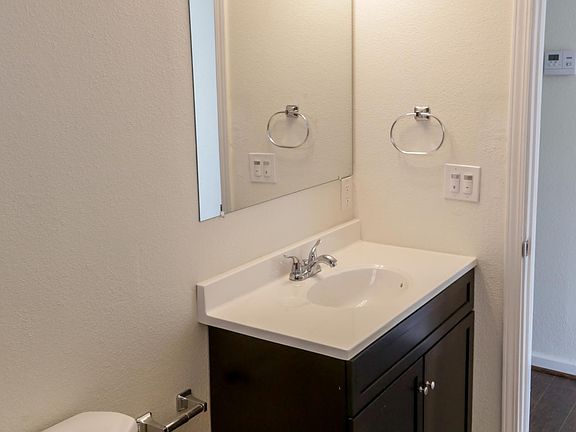 5th image of 734 N El Molino Ave