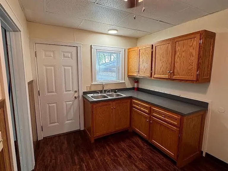 453 E Kline St — Photo 23