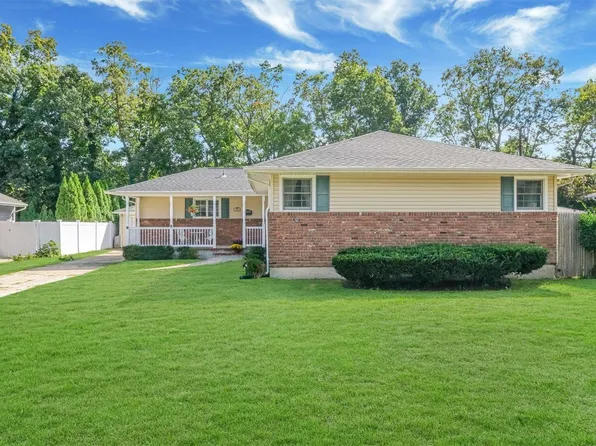 530 Kime Avenue, West Islip, NY 11795