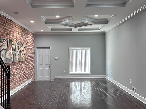 2nd image of 3124 E Baltimore St