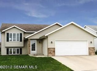 6101 Hillsboro Dr NW, Rochester, MN 55901