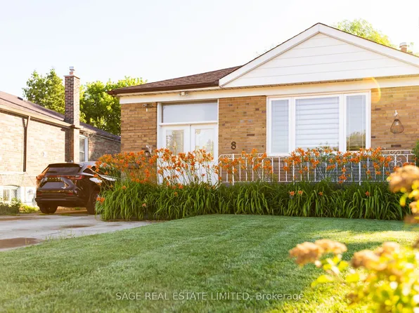 8 Lombardy Cres, Toronto, ON M1K 4N8