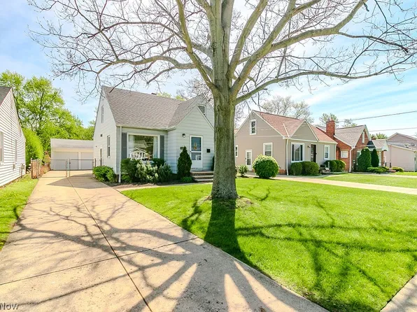 1297 Lander Rd, Mayfield Heights, OH 44124