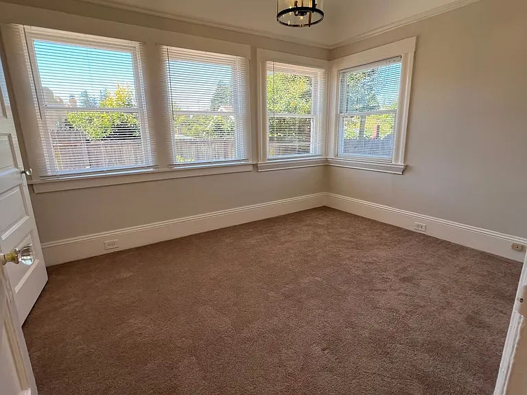 209 Sunnyside Ave — Photo 17