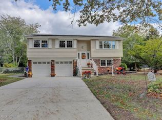 814 Warwick Rd, Brick, NJ 08724